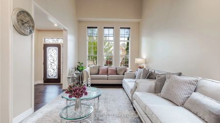 Detached Home For Lease | W9253315 - Photo 4