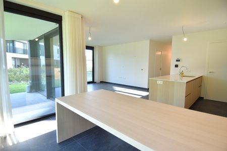 Luxe gelijkvloers appartement met tuin, garage en 2 slaapkamers te Vichte - Foto 3