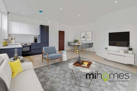 Aquila House, Surrey, RH1 - Photo 2