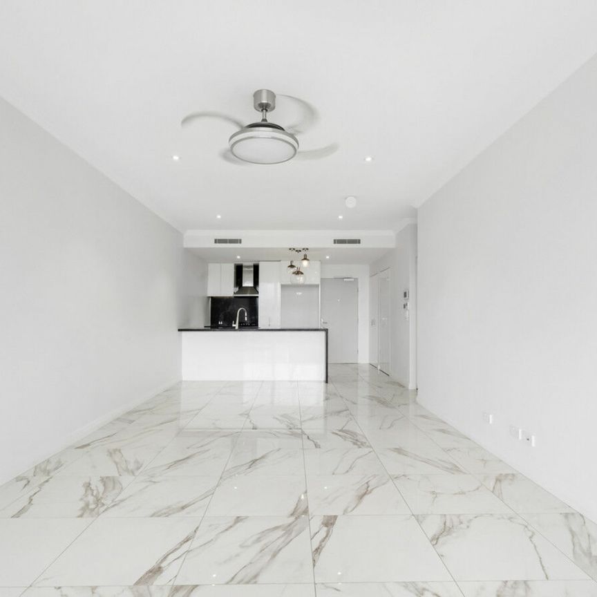 Sixth-Floor Apartment with Stunning Hinterland Views! - Photo 1