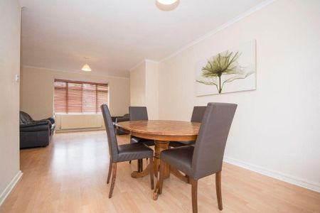 3 bedroom terraced house to rent - Photo 3