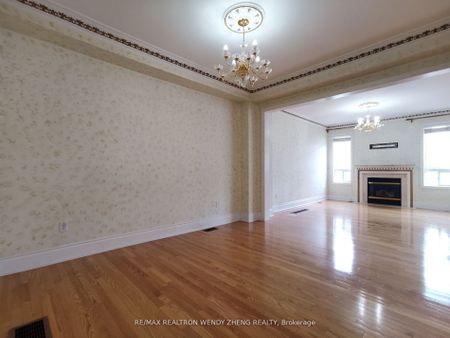 Detached Home For Lease | W8124186 - Photo 5