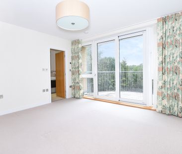 Almansa Way, Lymington, SO41 flat to rent - Photo 2