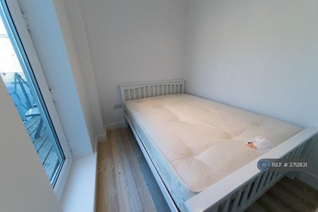 1 bedroom flat to rent - Photo 5