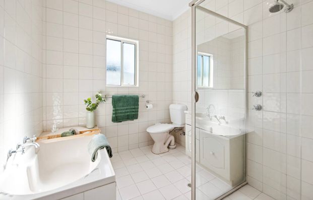 Forestville - Photo 1