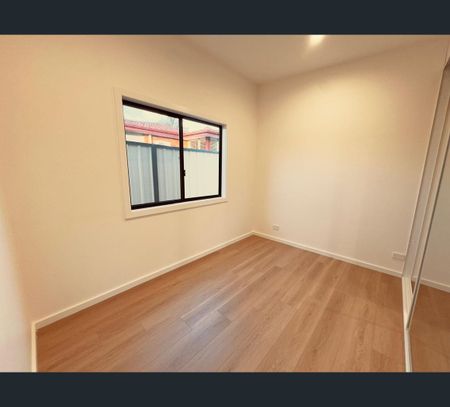 2c Chelsea Pl, Glenfield, NSW 2167 - Photo 2