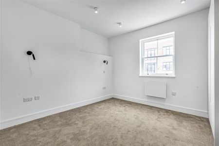 2 bedroom block of apartments to rent - Photo 5