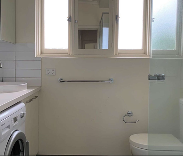 5/5 Willow Grove, Canterbury VIC 3126 - Apartment For Rent | Domain - Photo 2