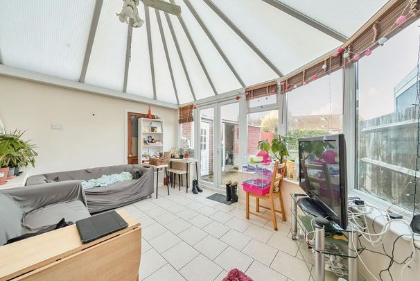 4 bedroom terraced house to rent - Photo 1