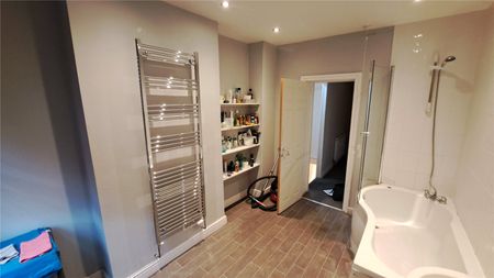 1 Bedroom House Share To Rent - Photo 3