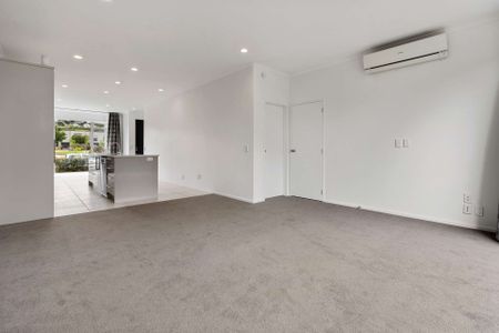 Unbeatable Location - Immaculately Presented - Photo 3