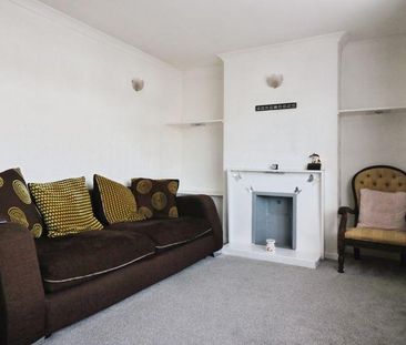 3 bedroom semi-detached bungalow to rent - Photo 1
