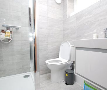 4 bedroom semi-detached house to rent - Photo 4