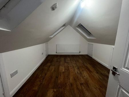 3 bedroom flat to rent - Photo 5
