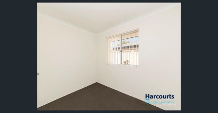 Modern Comfort and Convenience in the Heart of Queens Park - Photo 2