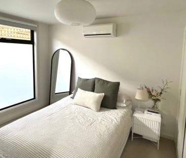 STYLISH TOWNHOUSE WITH INDOOR & OUTDOOR FLAIR! - Photo 4