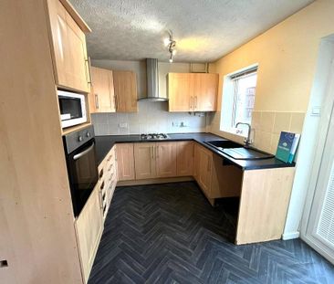 2 bedroom semi-detached house to rent - Photo 5