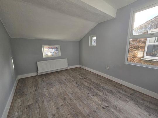 3 Bed Detached House, Colmer Road, SW16 - Photo 1