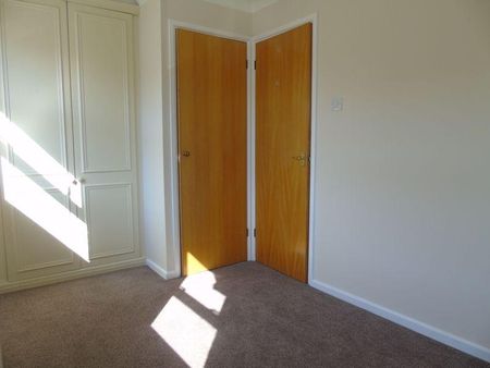 2 bedroom semi-detached house to rent - Photo 4