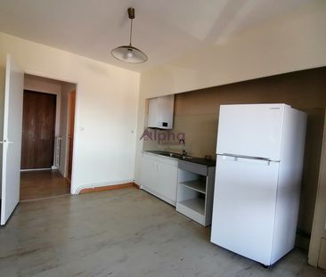 Appartement T2 rénové ASCENSEUR PARKING - Photo 3