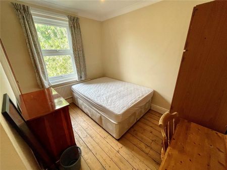 5 bedroom detached house to rent - Photo 2