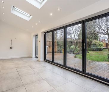 4 bedroom semi-detached house to rent - Photo 2