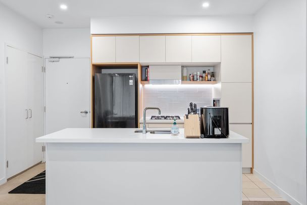 GROUND FLOOR THORNTON ESTATE GEM! - Photo 1