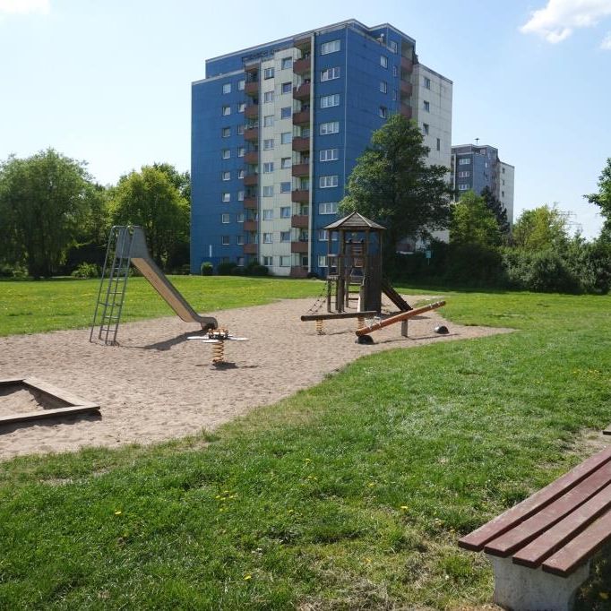 Gut geschnittene 3-Zi.-Whg. für die kleine Familie mit tollem Ausblick! - Foto 1