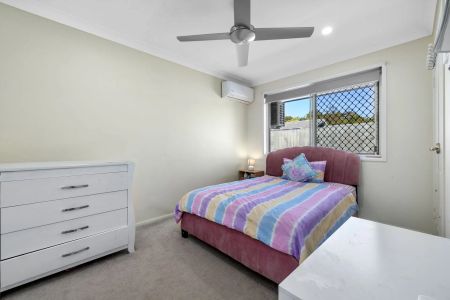 Immaculate Four-Bedroom Family Home in Exclusive Kuraby Cul-de-Sac - Photo 5