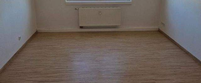 Ideale Familien-Wohlfühlwohnung mit Balkon in ruhiger und grüner Umgebung! - Foto 1