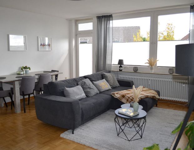 Gepflegte 2 Zi.-Mietwohnung mit Südbalkon und schönem Ausblick - Foto 1