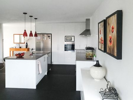 Waiuku - Modern Family Home - Photo 2