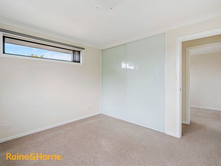 Perfectly positioned in a quiet and private setting - Photo 5