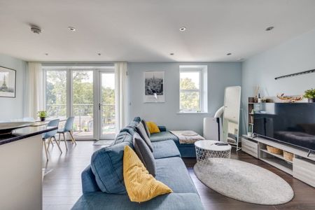 A modern two double bedroom flat on the second floor of this private development in Roehampton. Offered on a furnished/unfurnished basis and benefiting from underground parking. Available now. - Photo 2