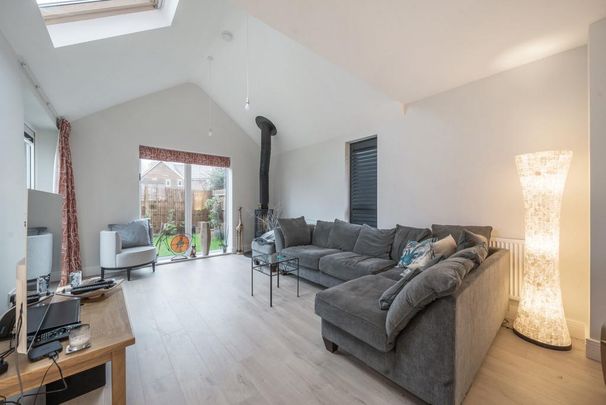 3 bedroom detached house to rent - Photo 1