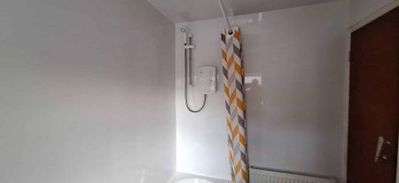 3 bedroom terraced house to rent - Photo 4