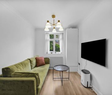 2 bedroom ground floor flat to rent - Photo 2