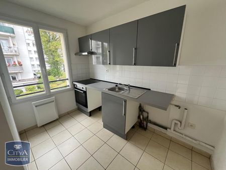 Location Appartement 4 pièces 82m² MAUBEUGE 59600 - Photo 5