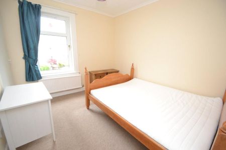 3 bedroom flat to rent - Photo 4