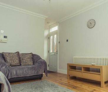 4 bedroom terraced house to rent - Photo 6