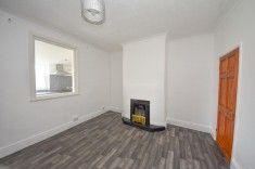 2 bed House - End Terrace for Rent - Photo 2