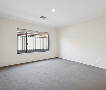 LARGE HOME IN MOUNT CLAREMONT - Photo 3