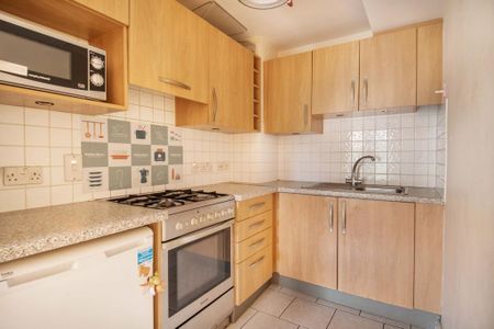 1 bedroom flat to rent - Photo 2