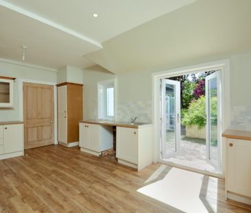 3 bedroom detached house to rent - Photo 4