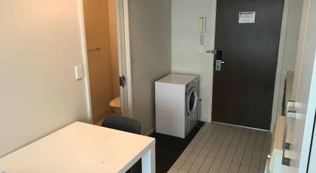 Central Auckland Studio Gem w/ Balcony - Photo 4