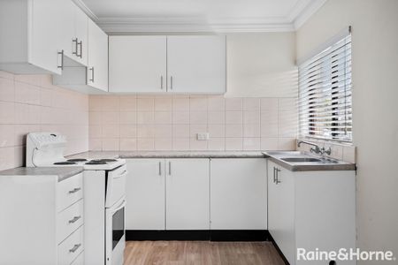 Top Floor Unit in Ideal Location - Photo 4