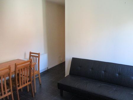 Great One Bedroom Apartment, 61b Fitzwilliam Street, Queens Quarter, Belfast - Photo 3