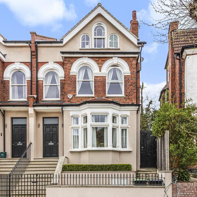 6 bedroom semi-detached house to rent - Photo 1