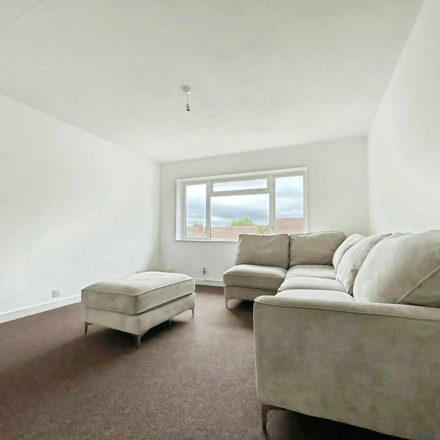 Maisonette to rent on - Photo 1