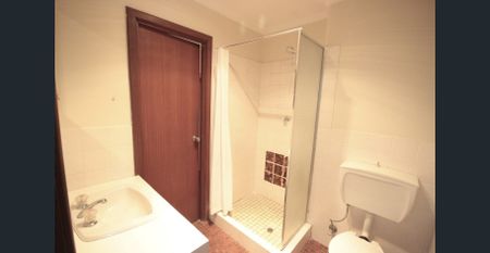 ** TRULY A RARE FIND ** - Photo 5